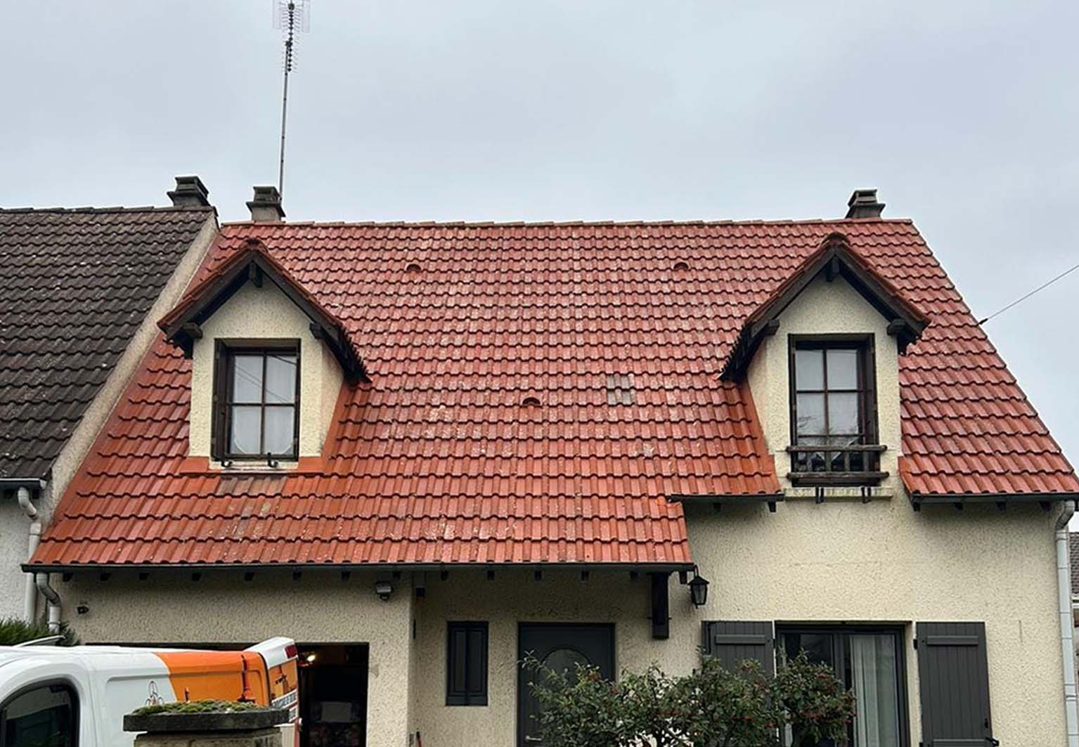toiture-maison-apres-demoussage-1